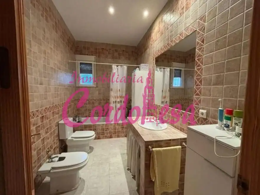 Baño de Finca rústica en venta en Córdoba con Aire acondicionado, Calefacción y Trastero
