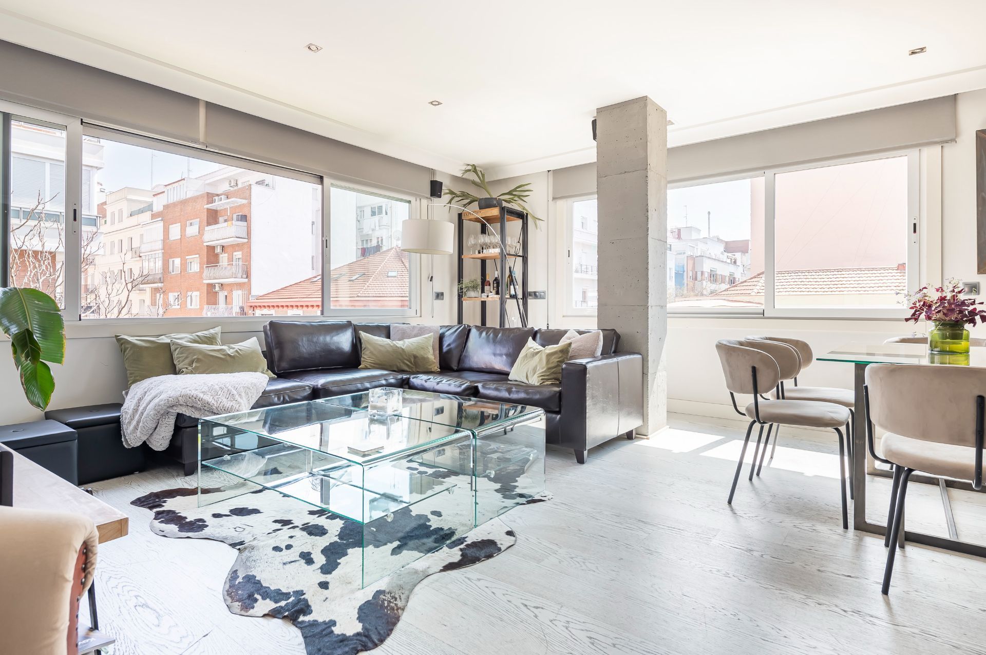 Living room of Flat for sale in  Madrid Capital  with Air Conditioner and Heating