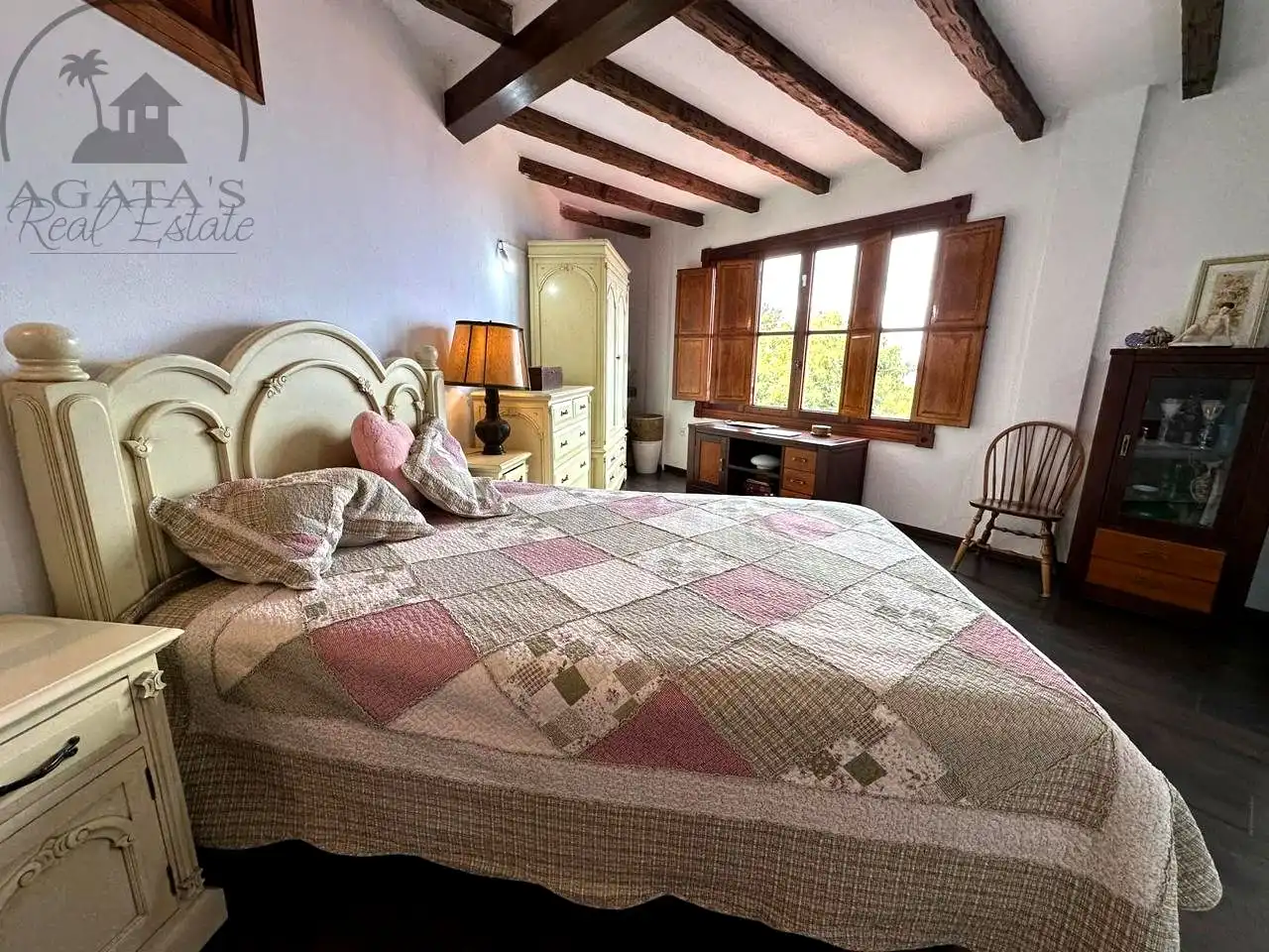 Country homes for sale in Centro