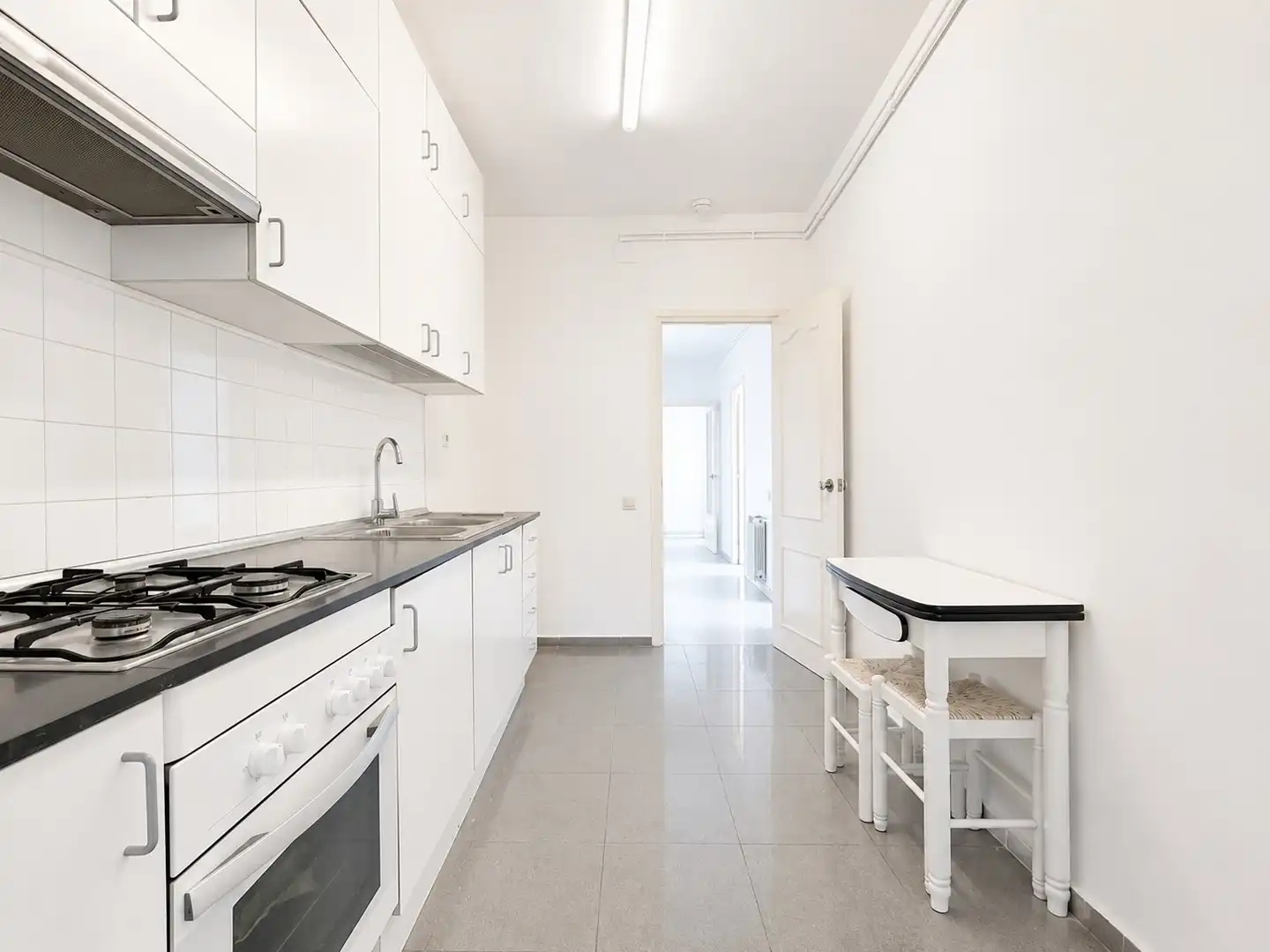 Cocina de Piso en venta en Barcelona con Calefacción y Balcón