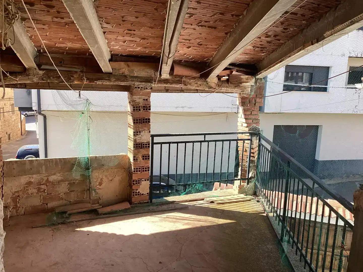 Terrassa de Casa o xalet en venda en Alfambra amb Balcó