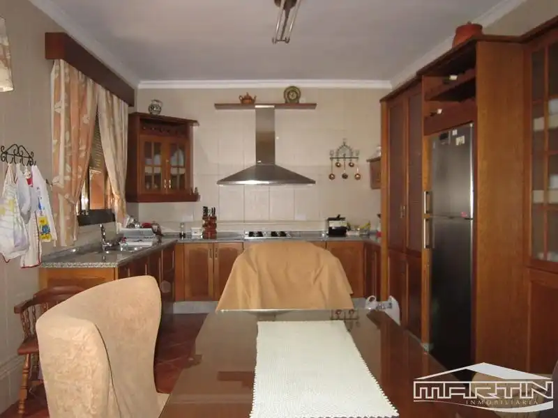 Cuina de Casa o xalet en venda en Lucena amb Aire condicionat i Terrassa