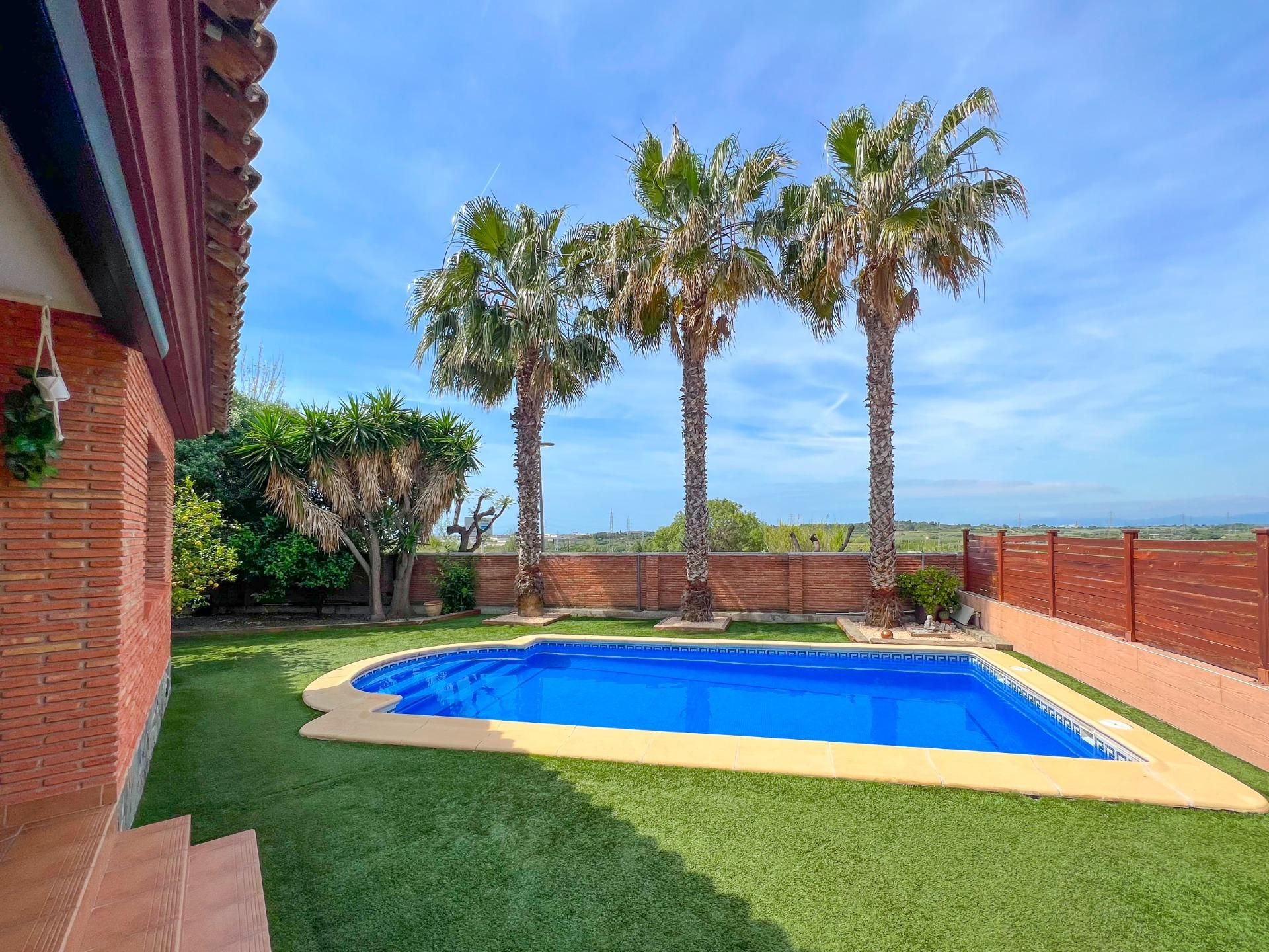 Piscina de Casa o xalet en venda en Constantí amb Aire condicionat, Calefacció i Jardí privat