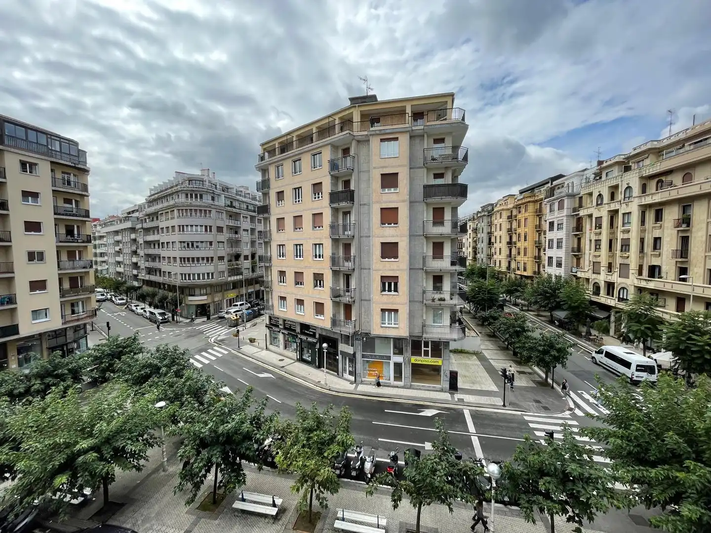 Appartamento con terrazza in affitto a Gros, imagen 26