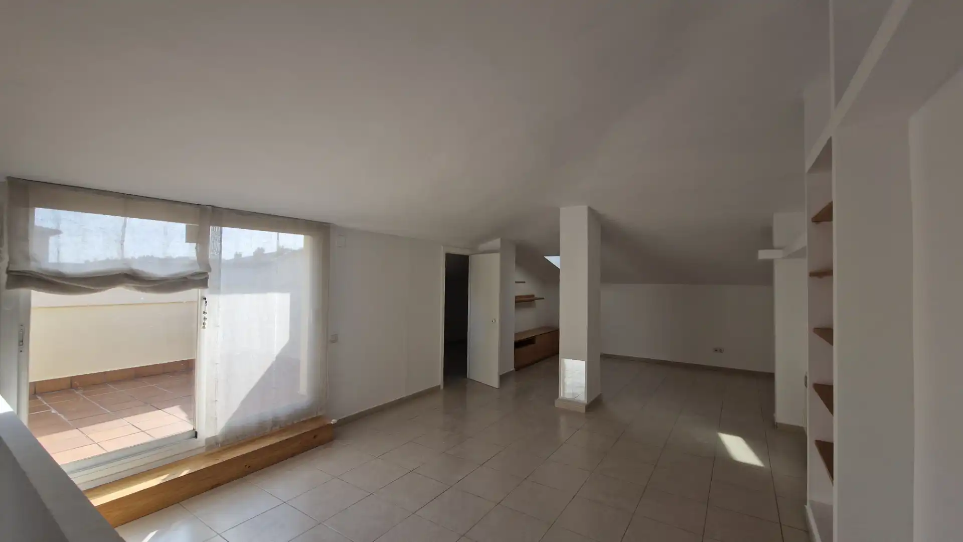 Ático de alquiler en Sant Cugat del Vallès con Calefacción, Parquet y Terraza