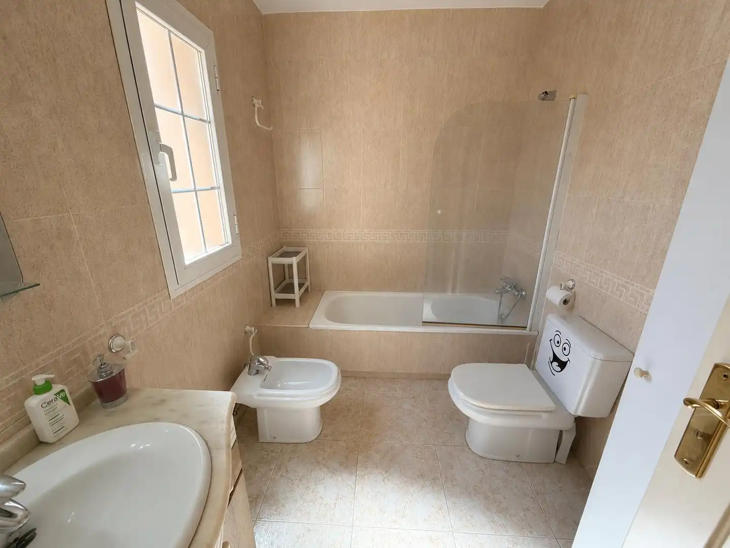 Bathroom of Detached homes for sale in Roquetas de Mar