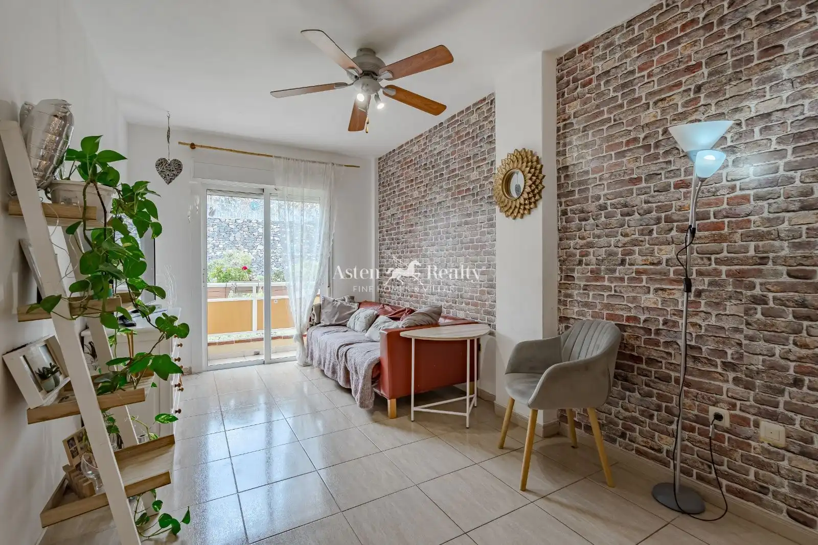 Sala de estar de Apartamento en venta en Arona con Terraza, Trastero y Alarma
