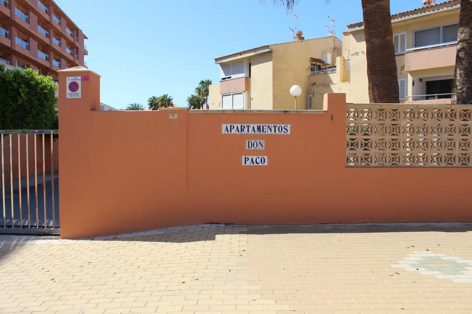 Parking de Apartamento en venta en Roquetas de Mar con Jardín privado, Trastero y Amueblado