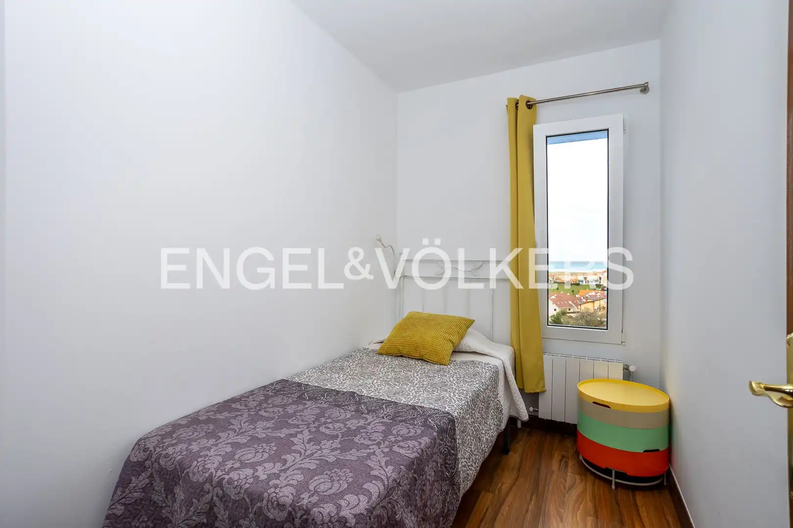 Dormitori de Casa o xalet en venda en Miengo amb Calefacció, Jardí privat i Piscina