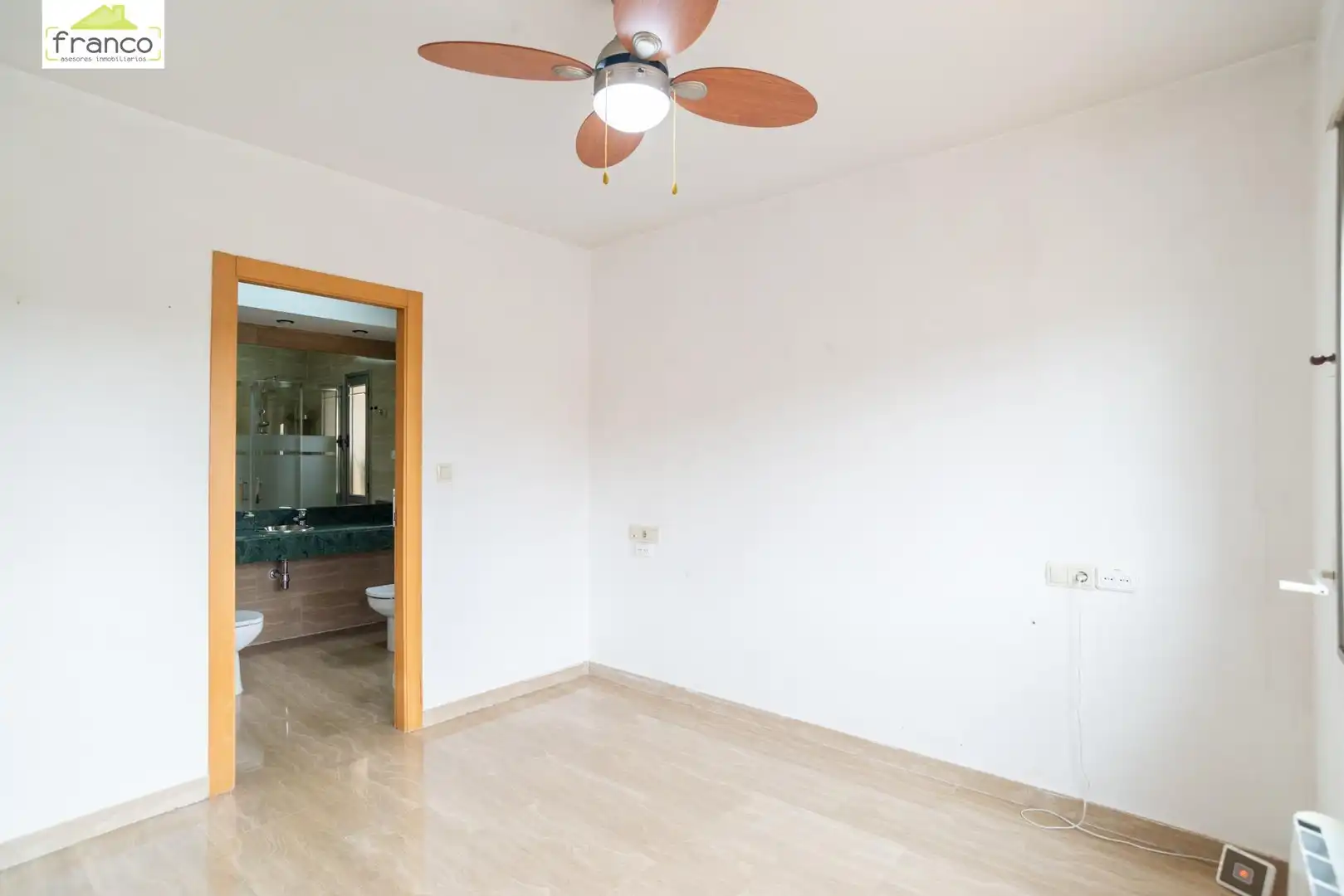 Casa adosada en venta en Murcia con Aire acondicionado, Calefacción y Jardín privado