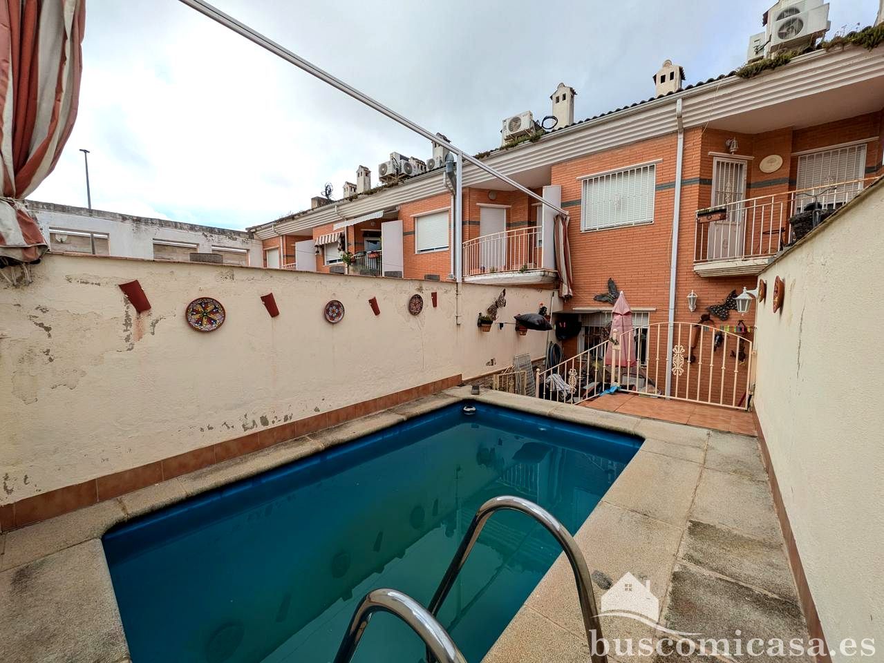 Piscina de Casa o chalet en venta en Linares con Aire acondicionado, Calefacción y Trastero