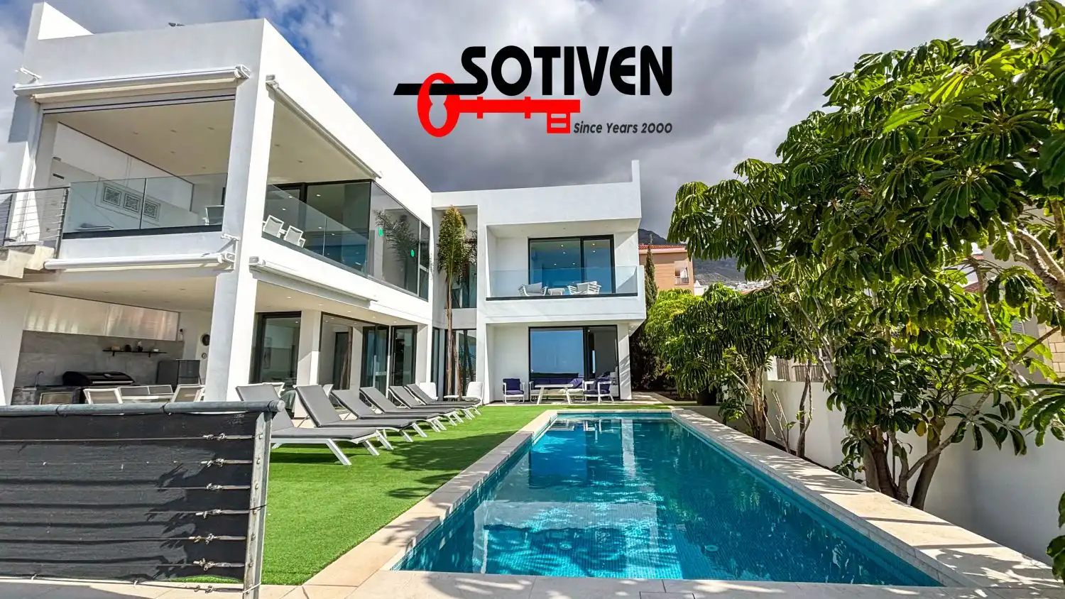 Vista exterior de Casa o chalet en venta en Adeje con Jardín privado, Terraza y Piscina