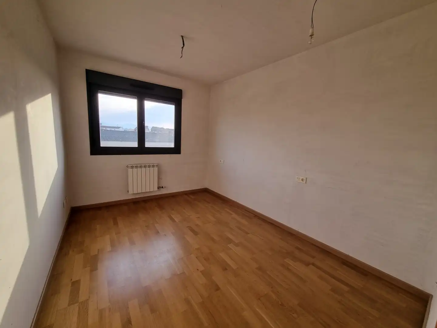 Habitación de Casa adosada en venta en Uruñuela con Calefacción, Jardín privado y Parquet