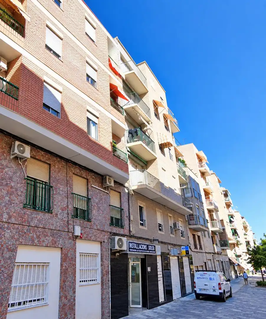 Piso en venta en Calle Olegario Domarco Seller