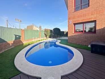 Casa con piscina in vendita a Lliçà de Vall