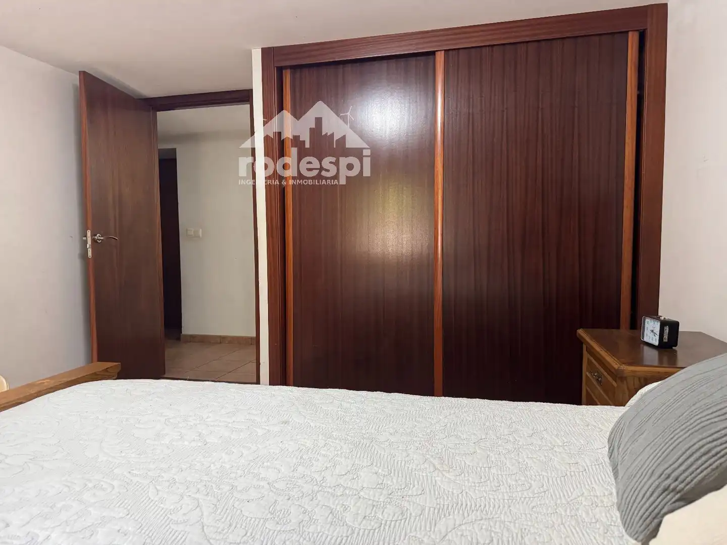 Schlafzimmer von Einfamilien-Reihenhaus zum Verkauf in Arbo mit Heizung, Abstellraum und Möbliert