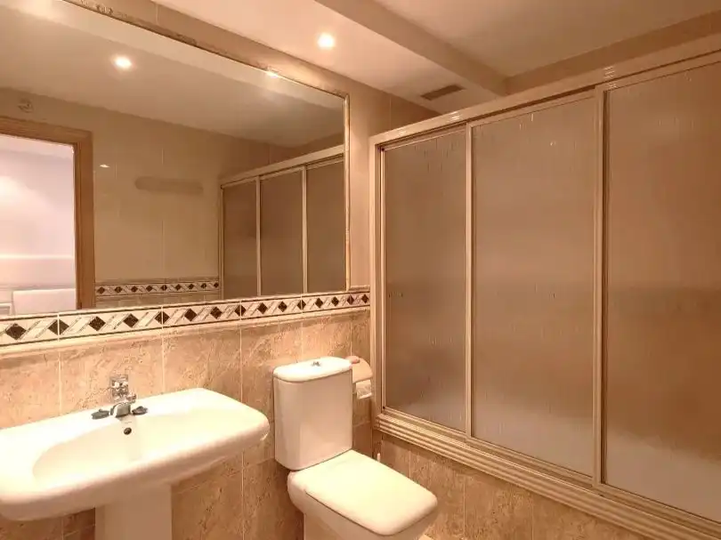 Baño de Piso en venta en Madrid con Aire acondicionado, Calefacción y Parquet