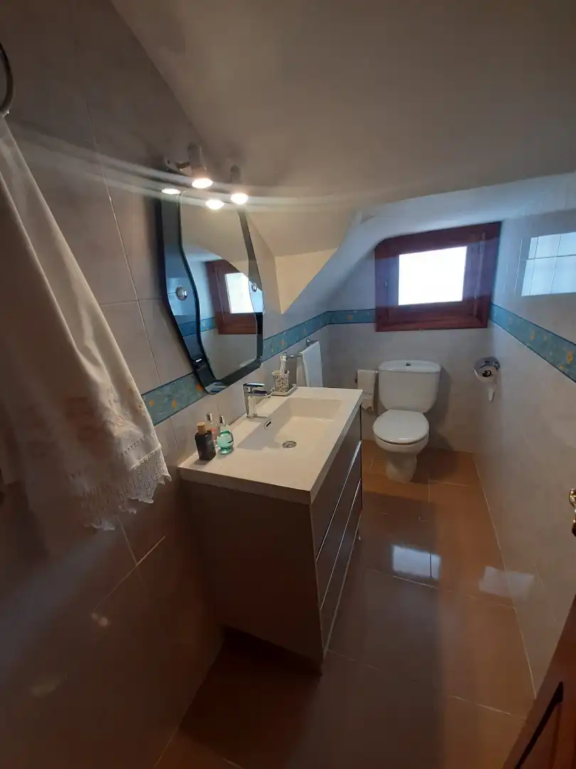 Bany de Casa o xalet en venda en Úbeda amb Calefacció i Balcó