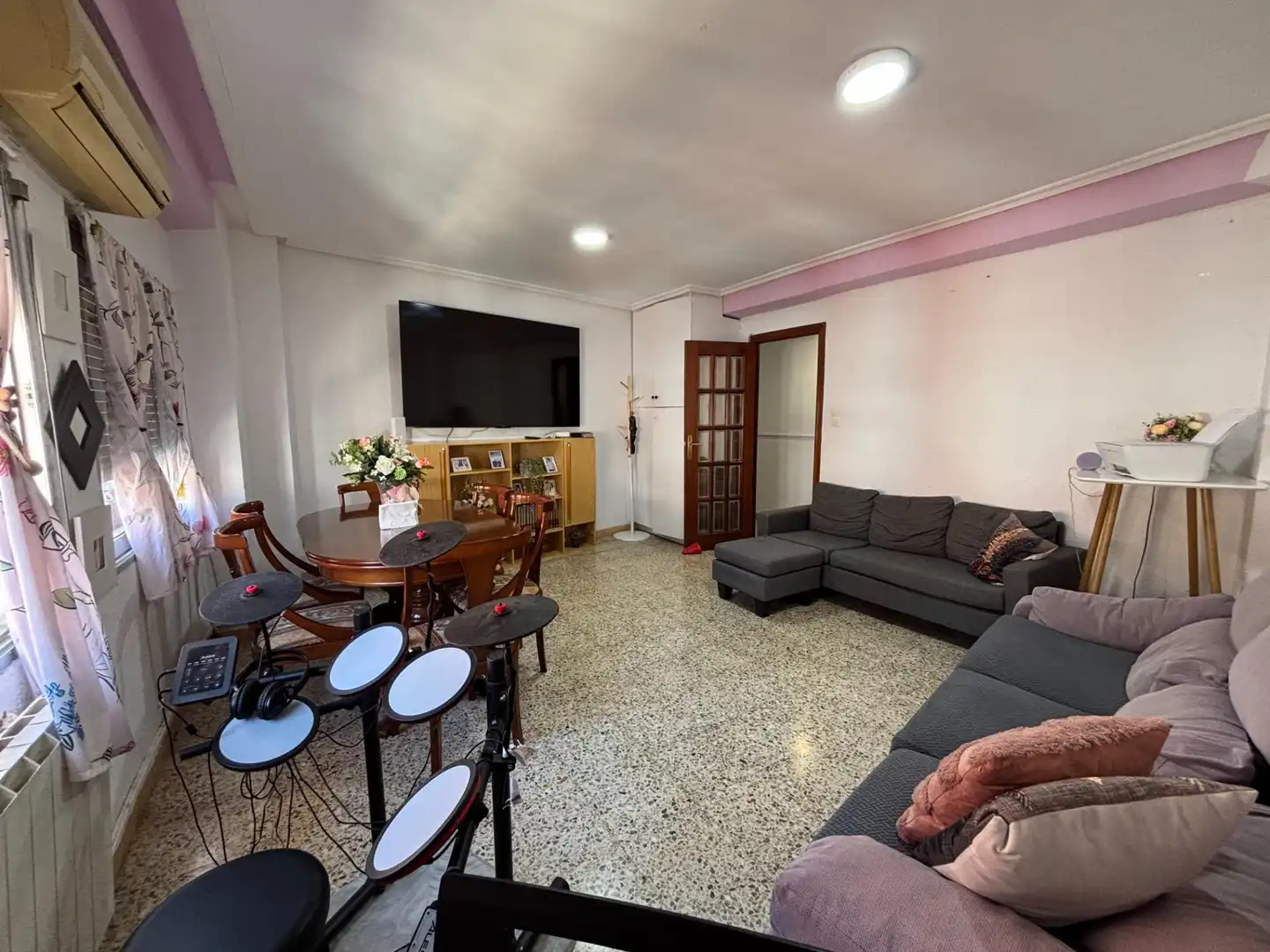 Sala de estar de Piso en venta en Zaragoza con Aire acondicionado, Calefacción y Amueblado