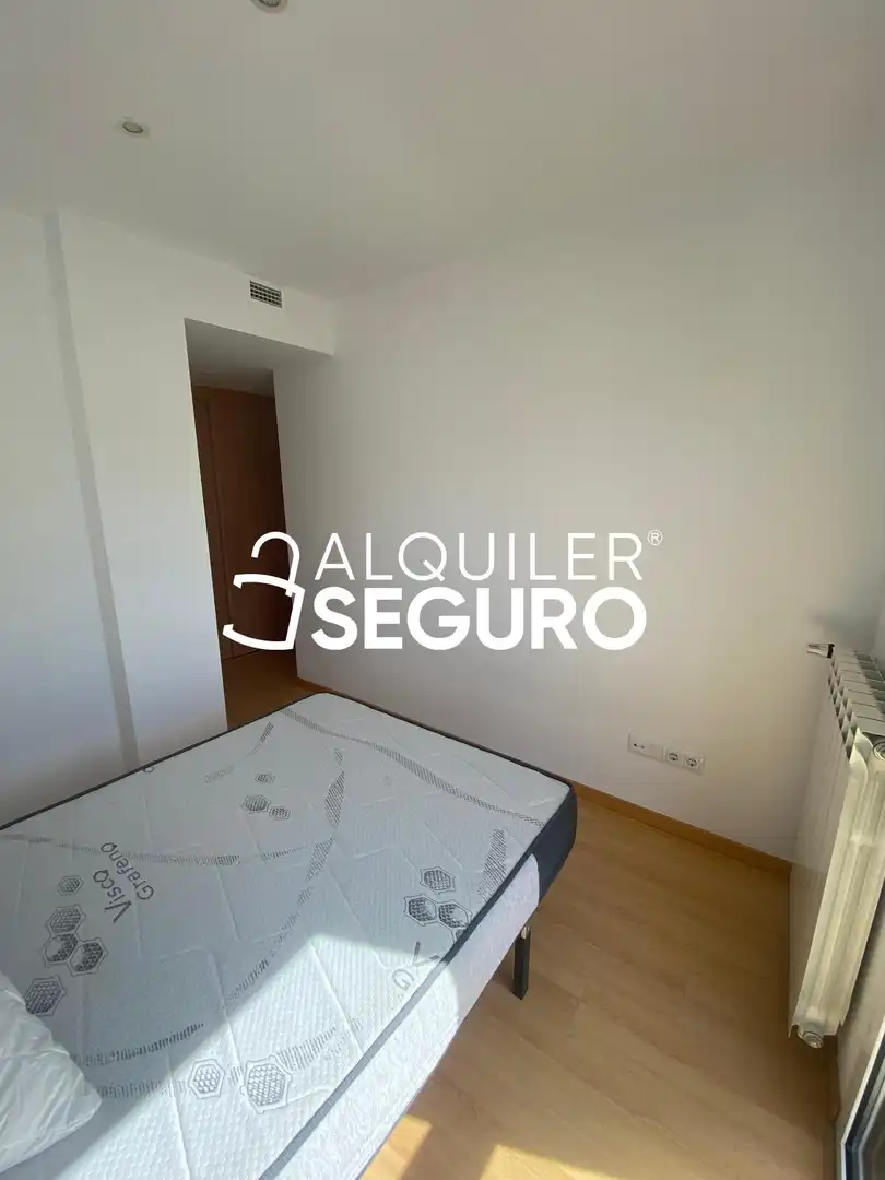 Habitación de Piso de alquiler en Guadalajara con Calefacción y Amueblado