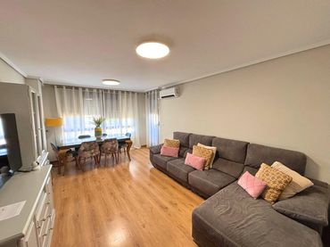 Piso con balcón en venta en Nules