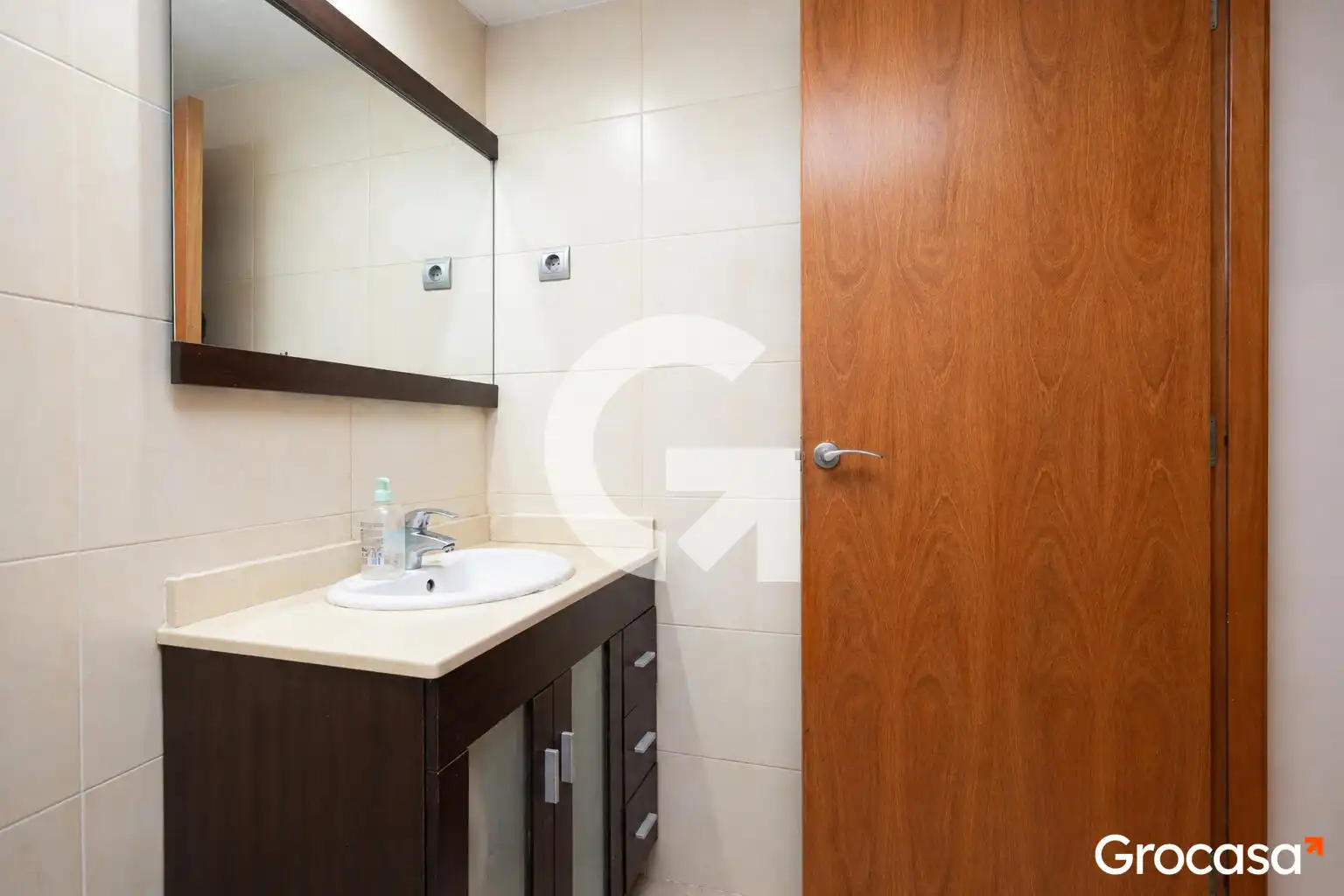 Bathroom of Duplexes for sale in L'Hospitalet de Llobregat  with Air Conditioner, Heating and Terrace