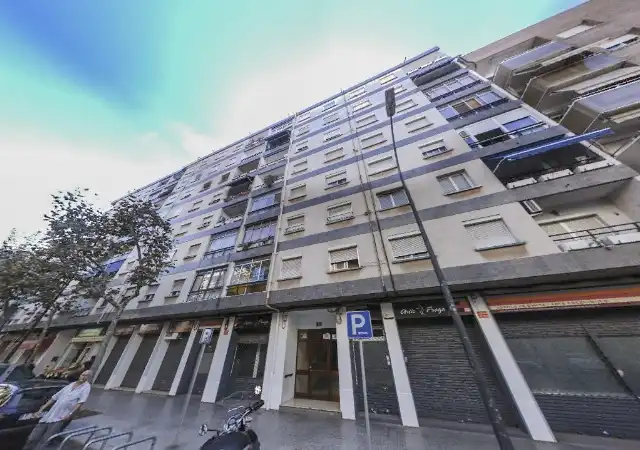Vista exterior de Piso en venta en Reus