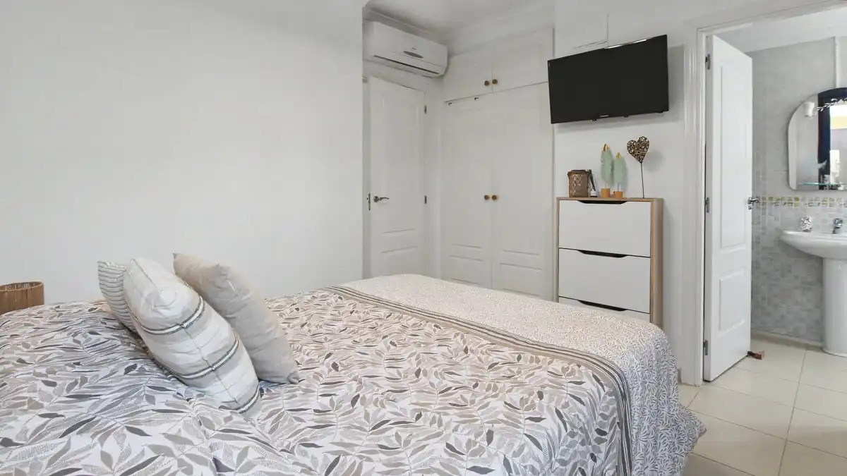 Habitación de Apartamento en venta en Dénia con Aire acondicionado, Calefacción y Jardín privado