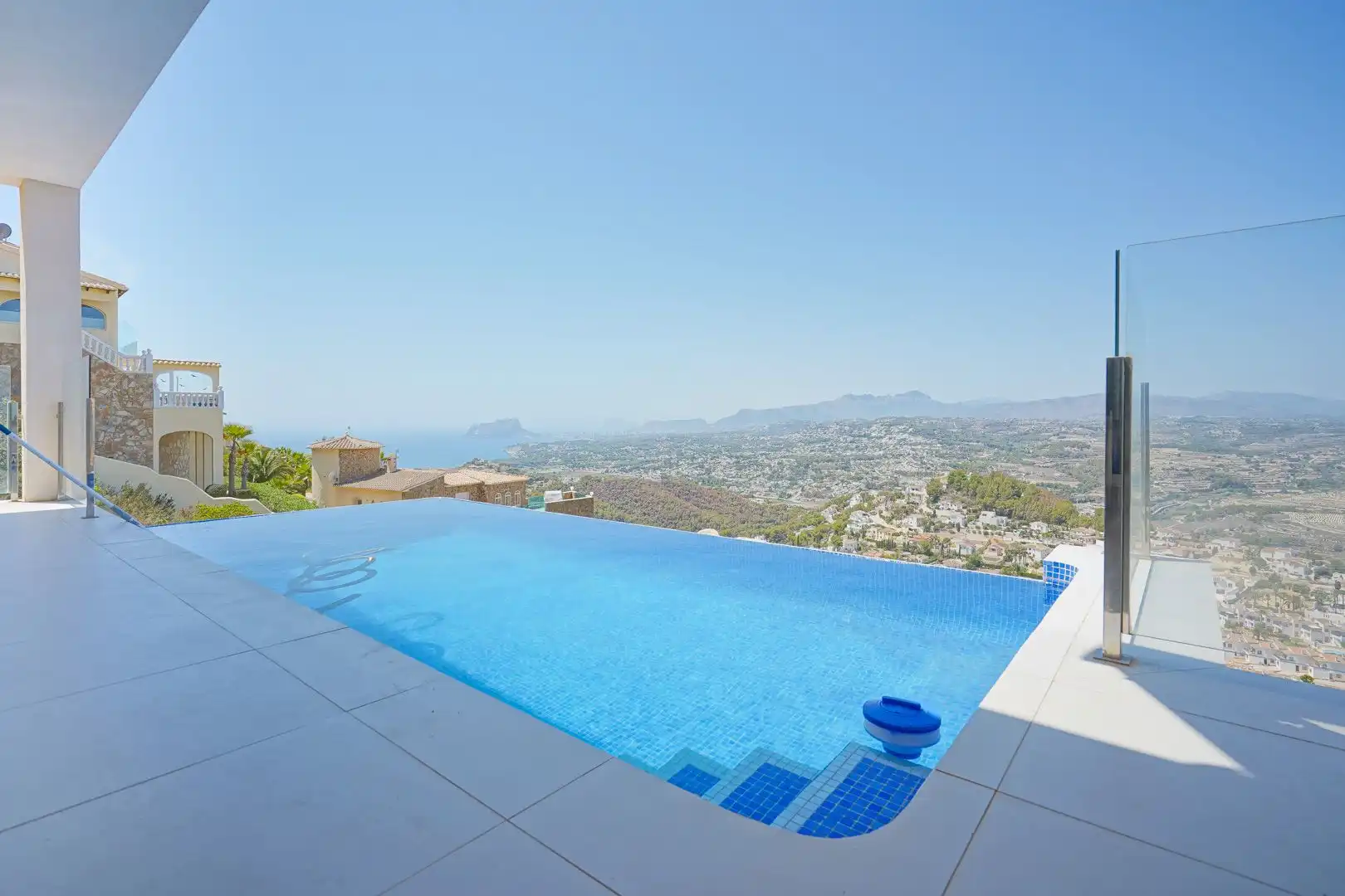 Villa con piscina in vendita a Cumbre del Sol, imagen 4