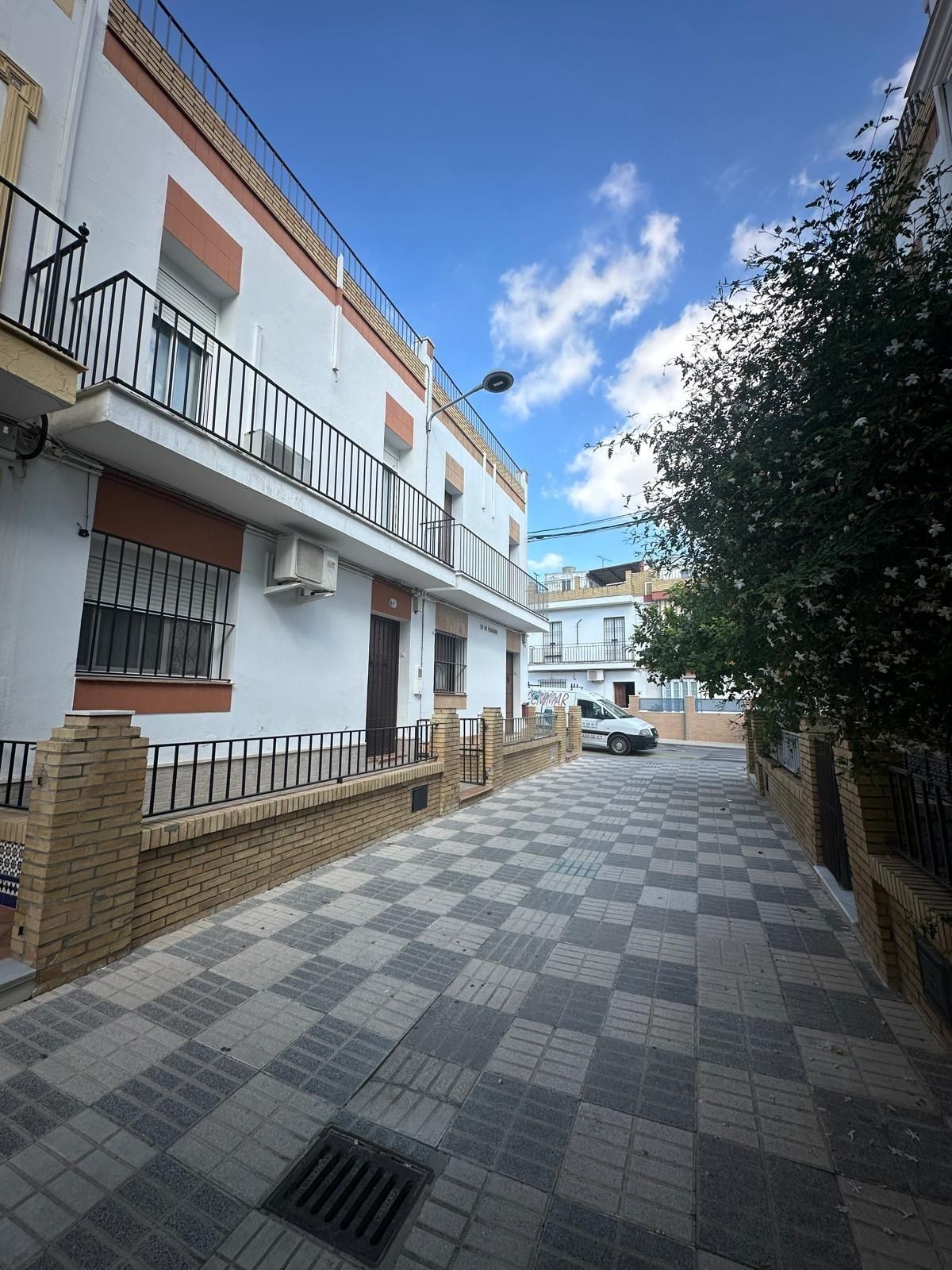 Exterior view of House or chalet for sale in Marchena