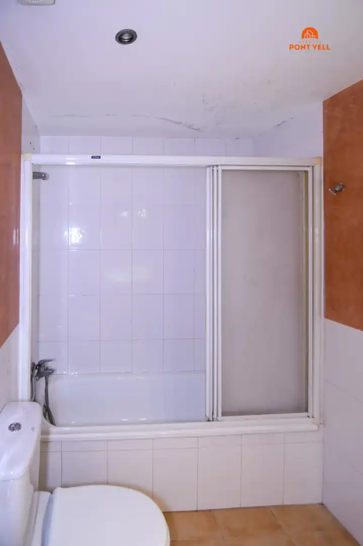 Casa pareada con terraza en venta en La Bisbal d'Empordà, imagen 19