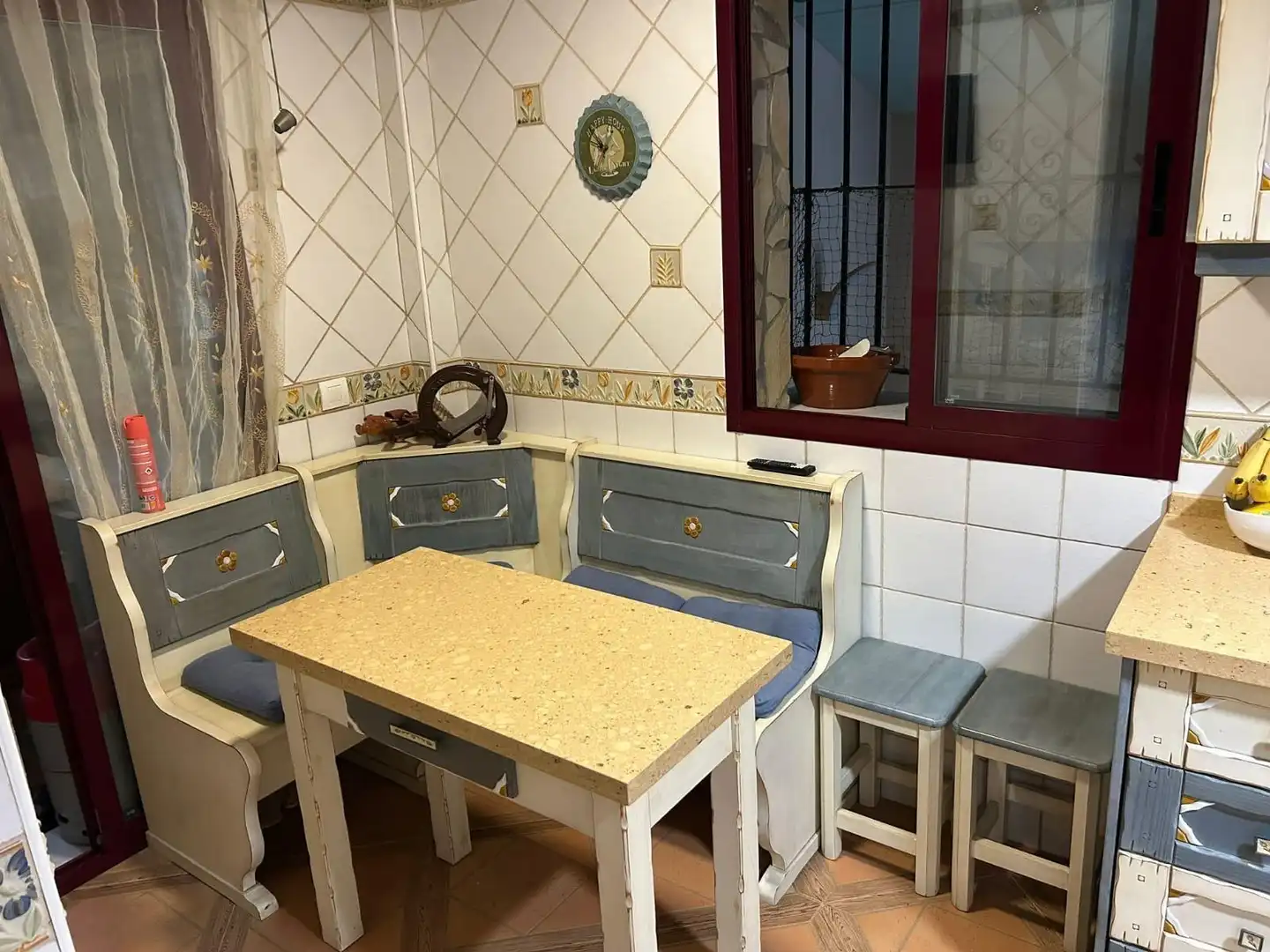 Cuina de Casa adosada en venda en La Línea de la Concepción amb Jardí privat, Terrassa i Piscina comunitària