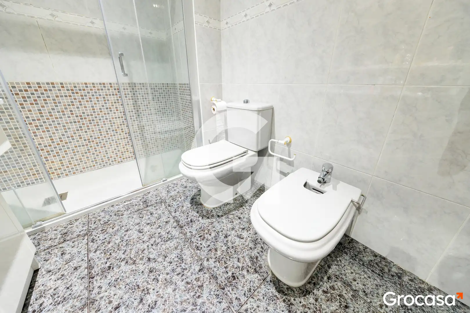 Bathroom of Houses for sale in Terrassa  with Air Conditioner, Heating and Terrace