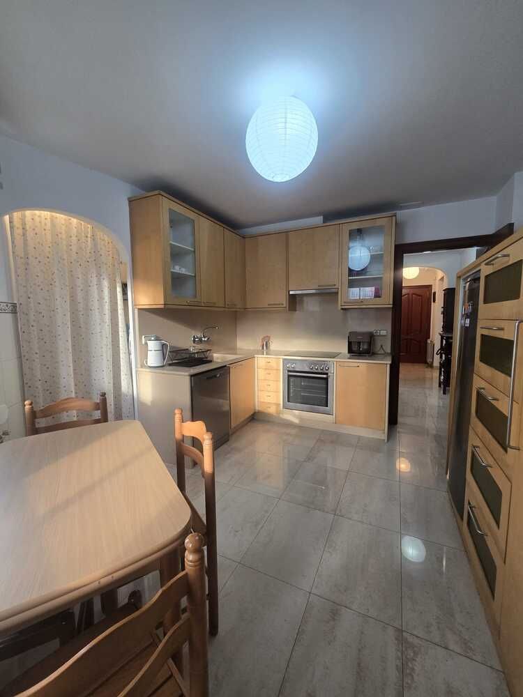 Cuina de Pis en venda en Ferrol amb Calefacció i Moblat