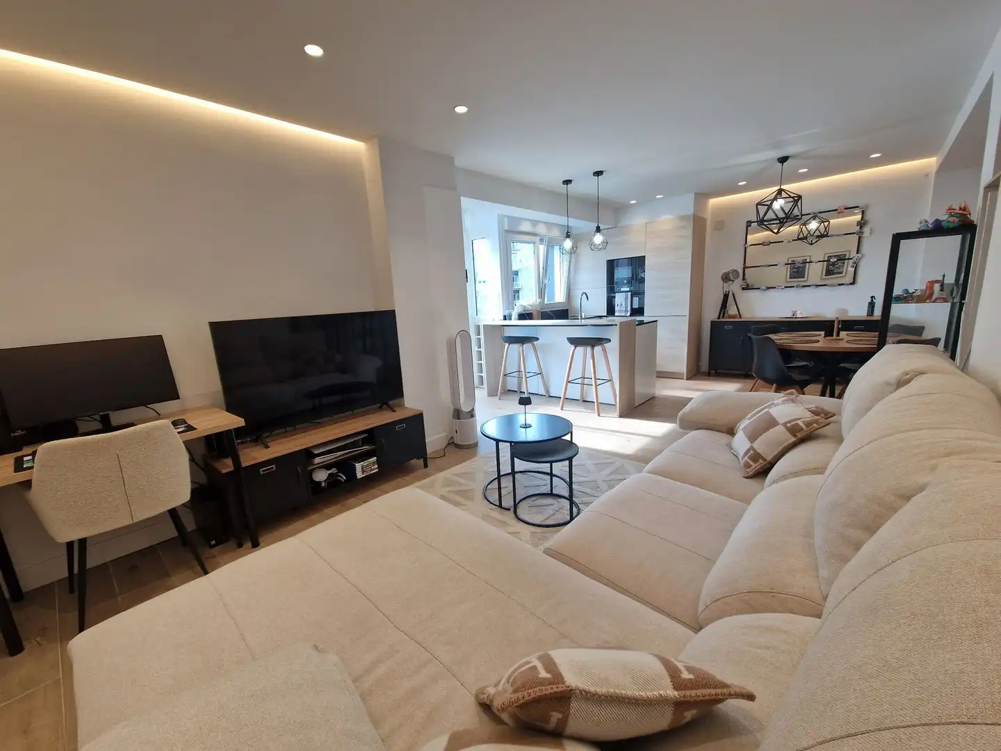 Sala de estar de Piso en venta en Donostia - San Sebastián  con Calefacción y Amueblado