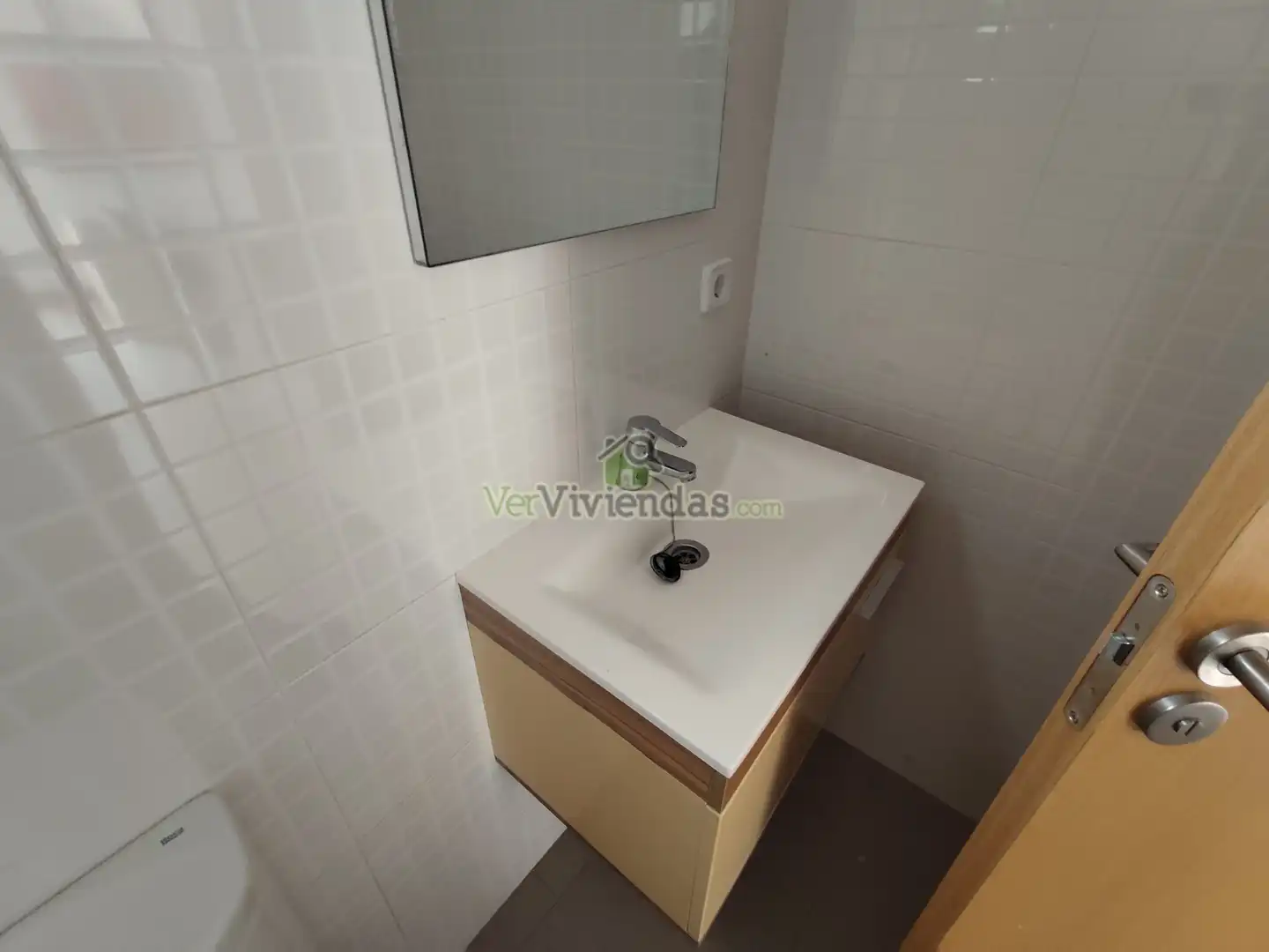 Baño de Casa o chalet en venta en Corbera de Llobregat con Calefacción, Jardín privado y Parquet