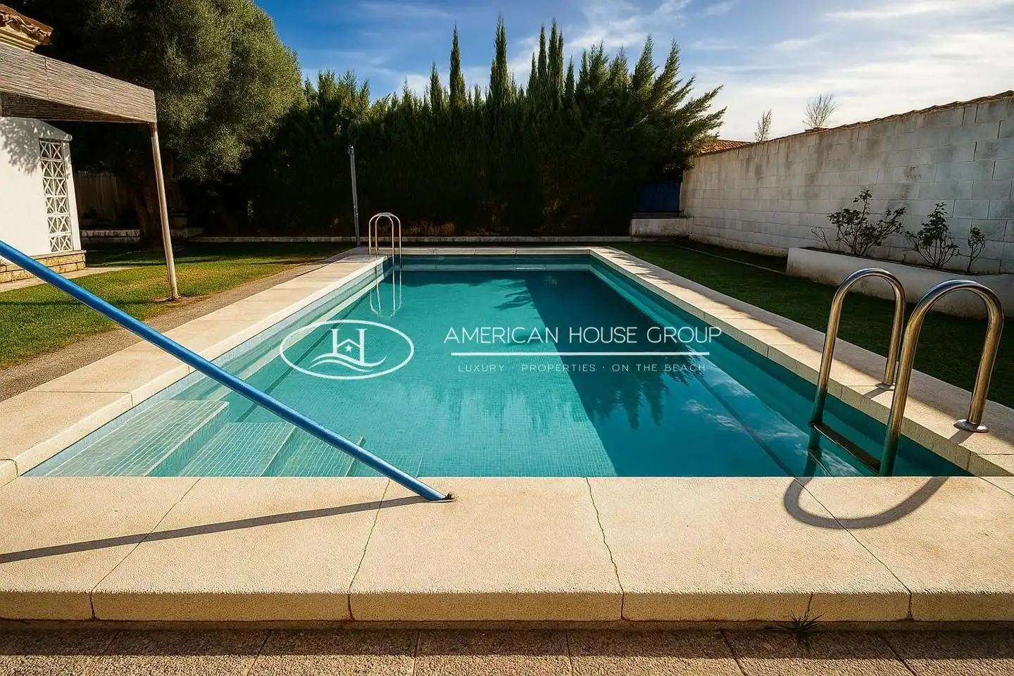 Swimming pool of Houses for sale in Chiclana de la Frontera