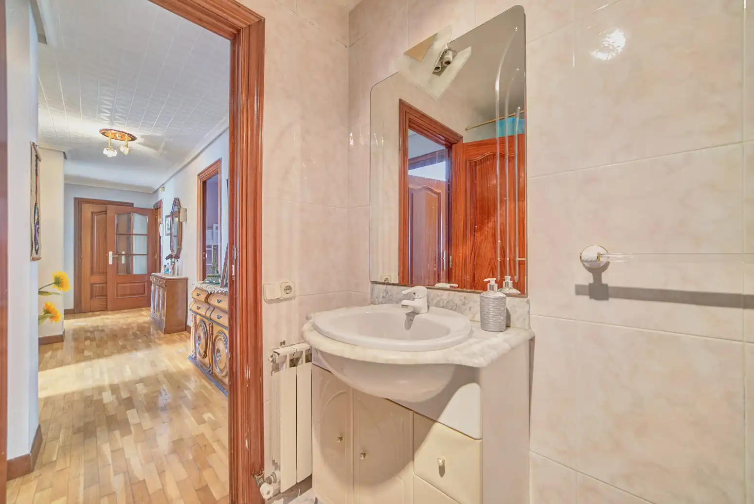 Baño de Piso en venta en Valle de Elorz / Elortzibar con Calefacción y Parquet