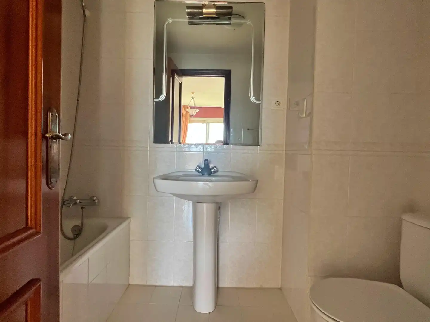 Baño de Piso en venta en Rincón de la Victoria con Aire acondicionado, Terraza y Piscina comunitaria