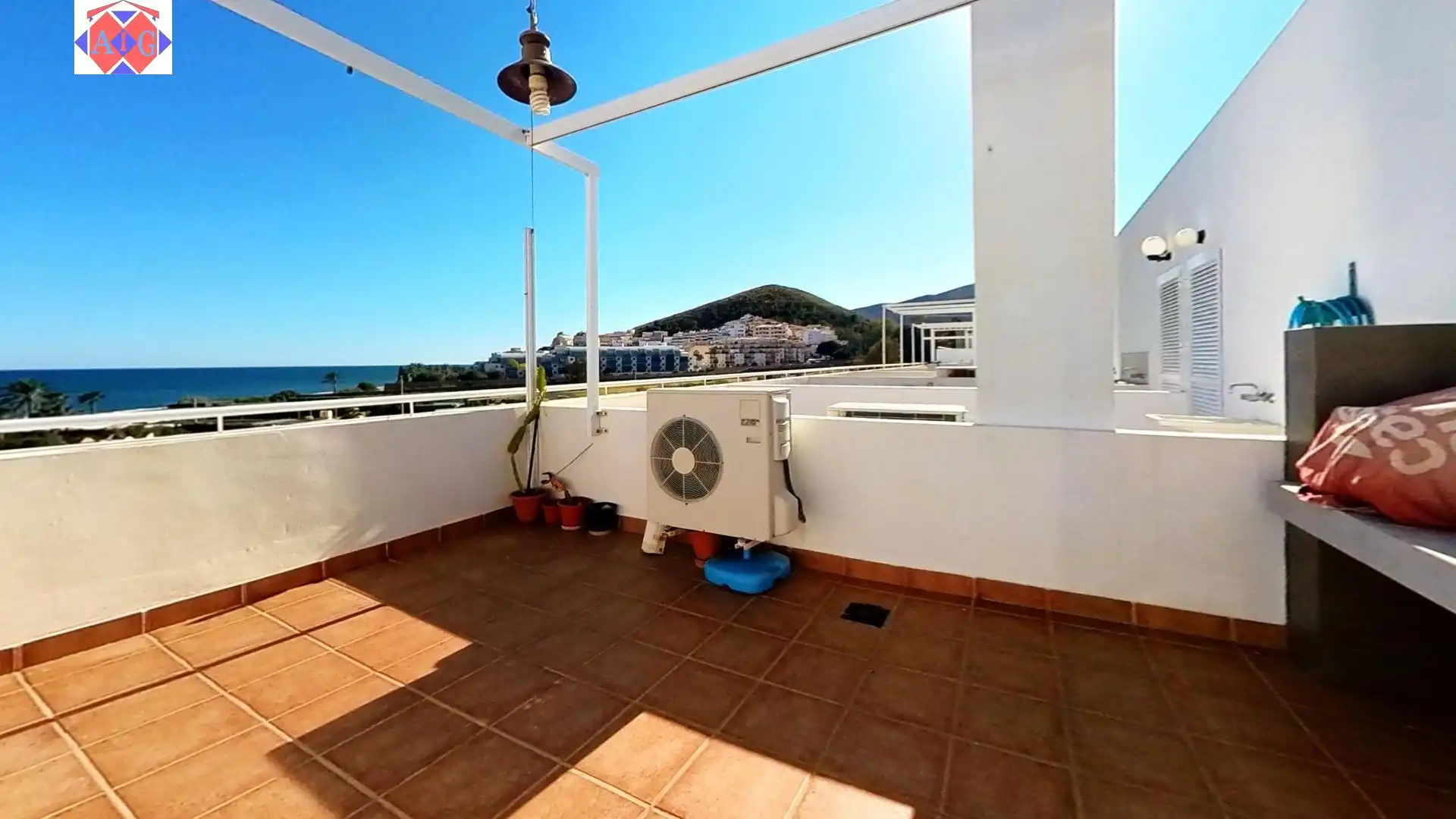 Terrasse von Dachboden zum Verkauf in Lújar mit Klimaanlage, Terrasse und Möbliert
