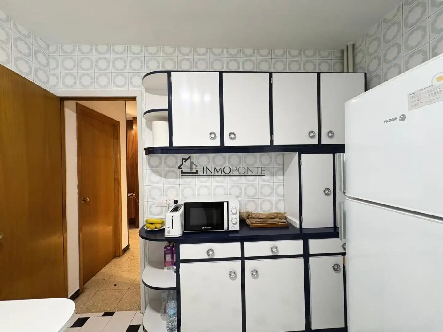 Kitchen of Flat for rent in Pontevedra Capital   with Heating, Terrace and Furnished