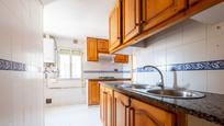 Kitchen of Flat for sale in Girona Capital