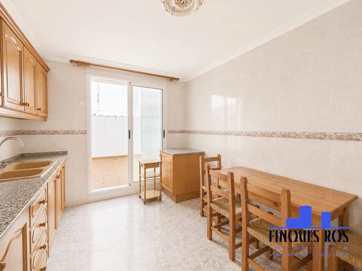 Comedor de Casa adosada en venta en Vinaròs con Calefacción, Terraza y Amueblado