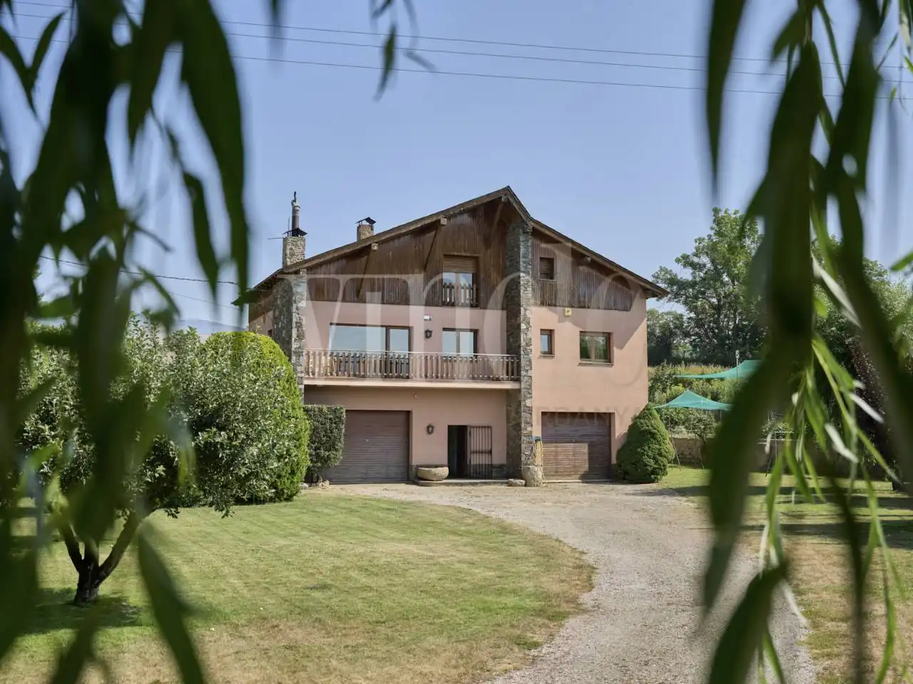 Vista exterior de Casa o xalet en venda en Puigcerdà amb Calefacció, Jardí privat i Parquet