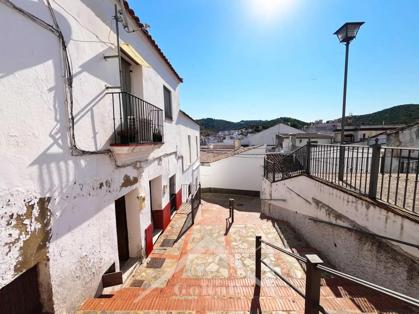 Vista exterior de Casa adosada en venda en Constantina amb Terrassa