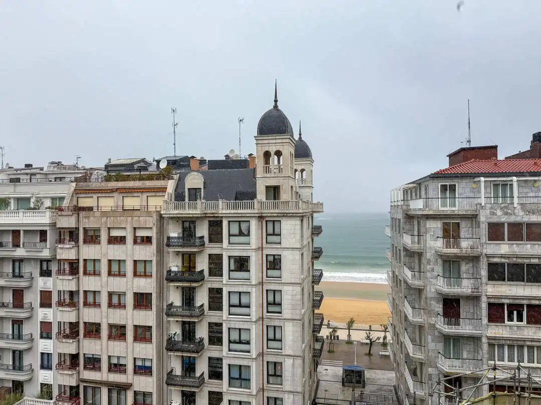 Dormitori de Pis de lloguer en Donostia - San Sebastián  amb Forn, Rentadora i Microones