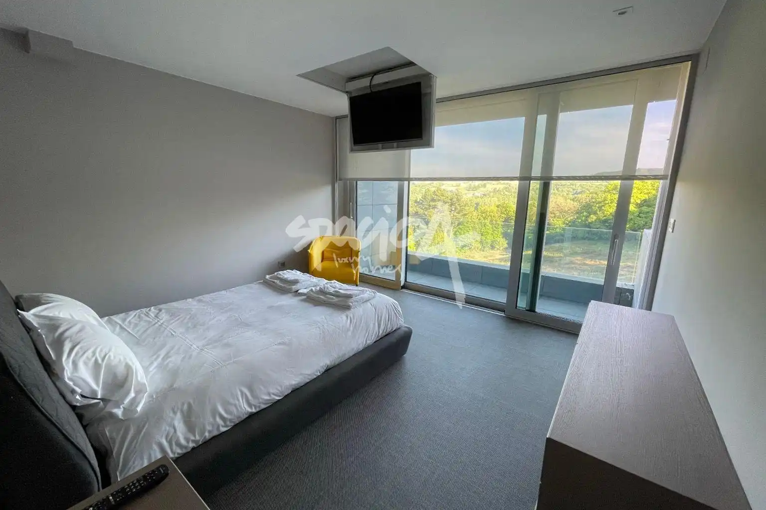 Habitación de Casa o chalet en venta en Sarria con Aire acondicionado, Jardín privado y Terraza