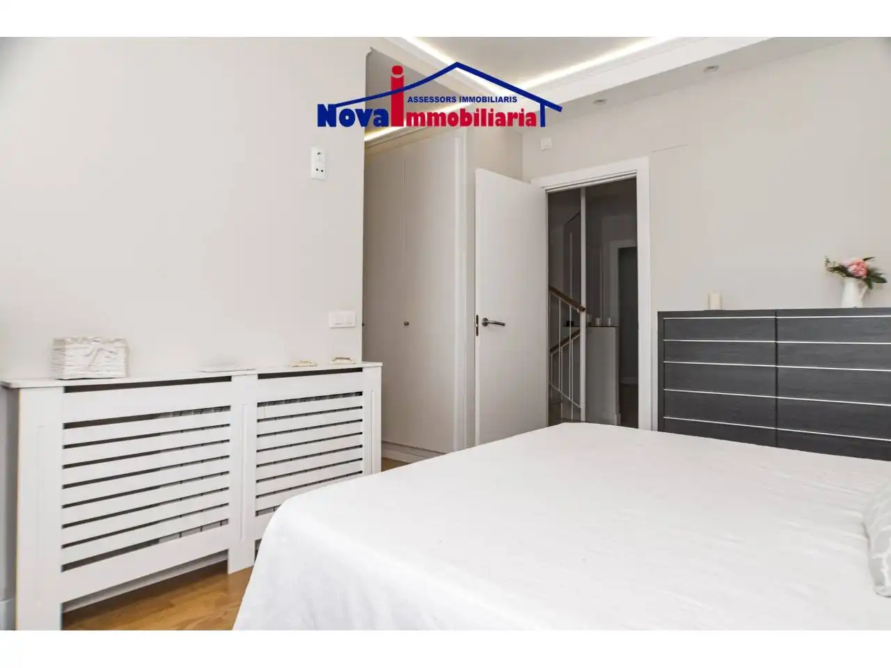 Schlafzimmer von Haus oder Chalet zum Verkauf in Sant Esteve Sesrovires mit Klimaanlage, Heizung und Privatgarten