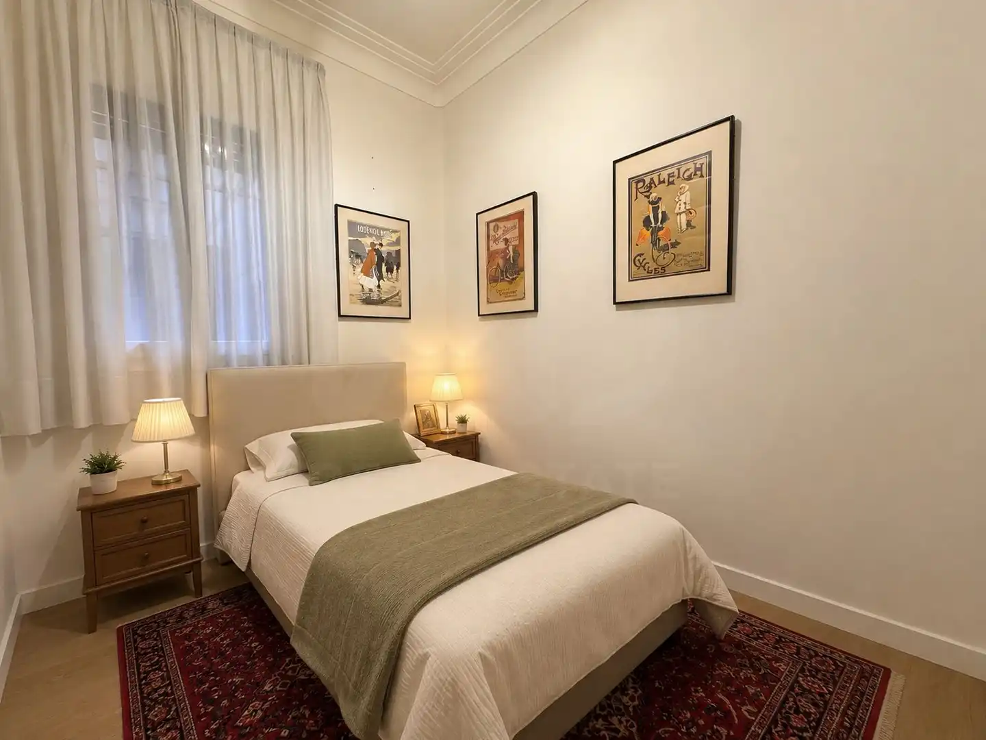 Bedroom of Flat for sale in Madrid  with Air Conditioner and Heating