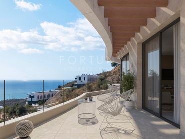 Penthouse with pool for sale in Calle Sietecolores 4